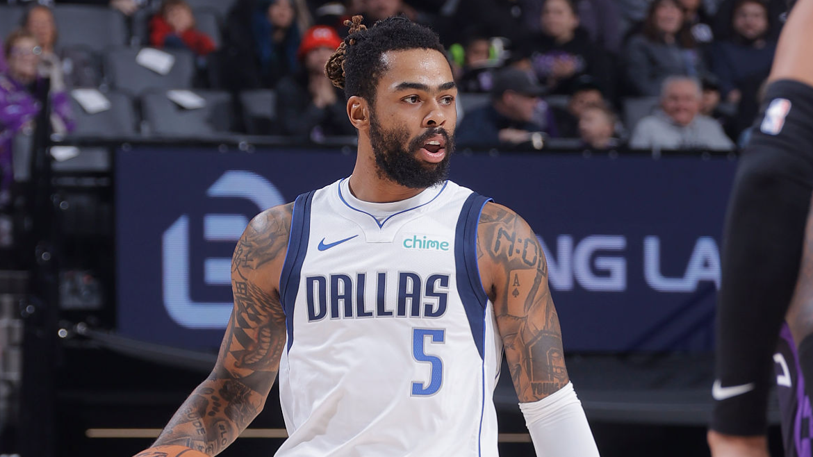 Dallas Mavericks v Sacramento Kings